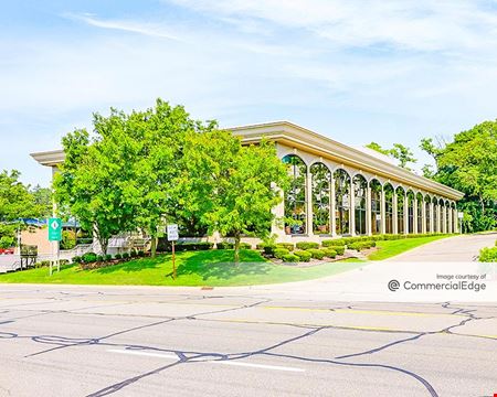 A look at 21 East Long Lake Road Commercial space for Rent in Bloomfield Hills
