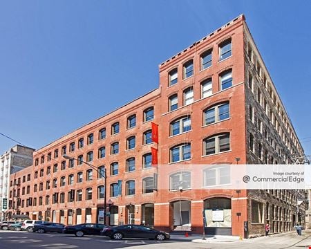 A look at 212 West Superior Street commercial space in Chicago