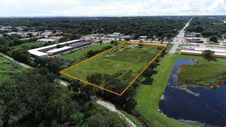 A look at 5703/5715 15th Street East commercial space in Bradenton