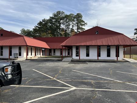 A look at 104 Peacock St commercial space in Cochran