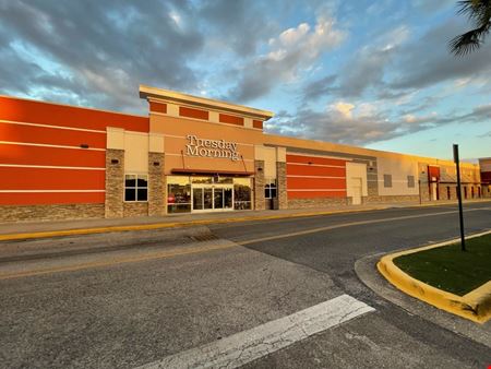 A look at Shady Oaks Shopping Center commercial space in Ocala