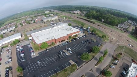 A look at 2323 Lakeland Drive commercial space in Flowood