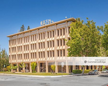 A look at Courthouse Plaza commercial space in Palo Alto