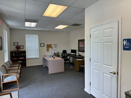 A look at Bay Tree Center commercial space in Lake Mary