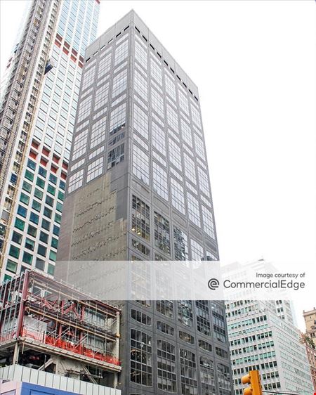 A look at 450 Park Avenue commercial space in New York