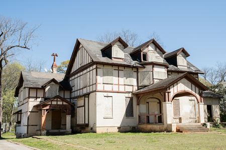 A look at Historic Home on S. Milledge Avenue commercial space in Athens