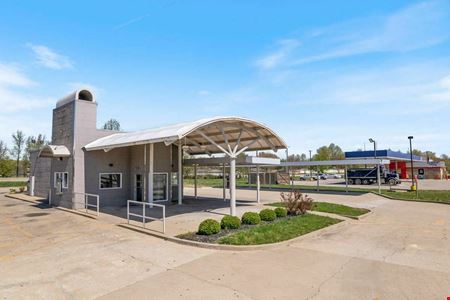 Former Free Standing QSR - For Lease - Louisville
