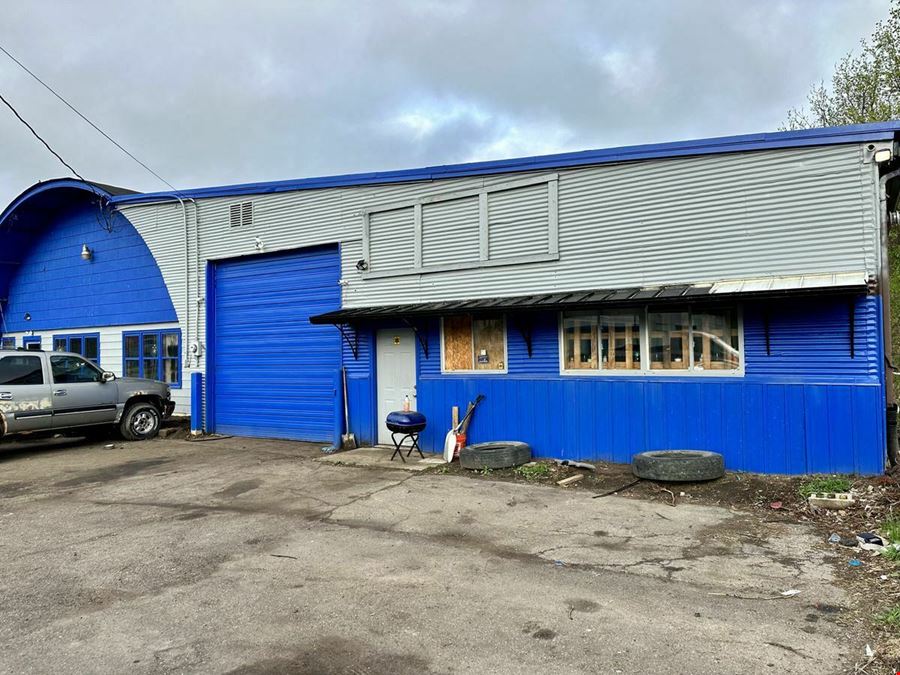 North Lansing Warehouse/Garage Space