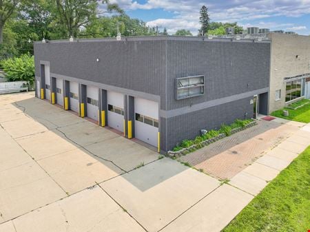 A look at 27366 John R Road commercial space in Madison Heights