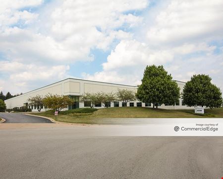 A look at The Corporate Woods - 750-800 Corporate Woods Pkwy commercial space in Vernon Hills