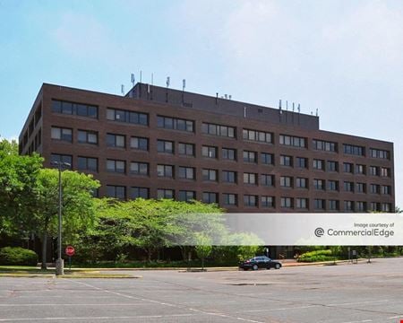 A look at One University Plaza commercial space in Hackensack