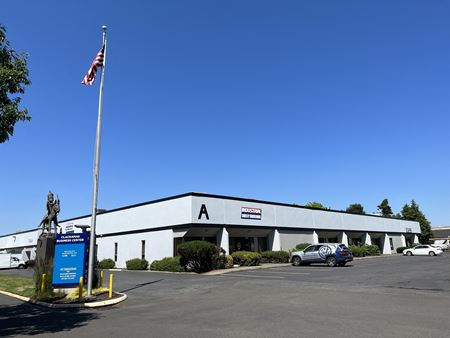 A look at Clackamas Business Center commercial space in Portland