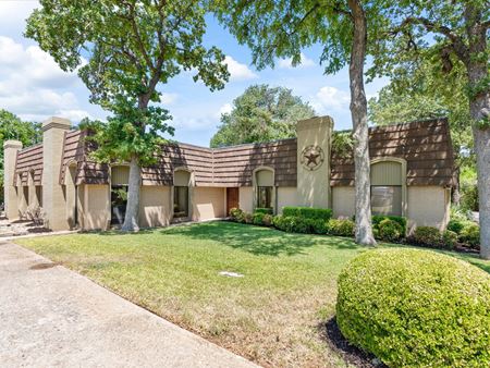 A look at 2020 W. NW Highway Commercial space for Rent in Grapevine