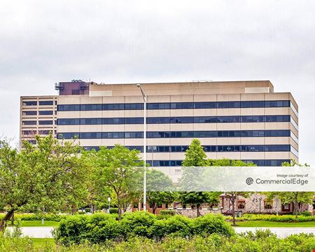 A look at Woodfield Executive Center commercial space in Schaumburg