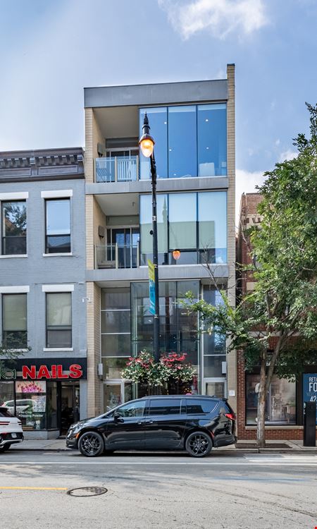 A look at 2322 N Clark St Retail space for Rent in Chicago